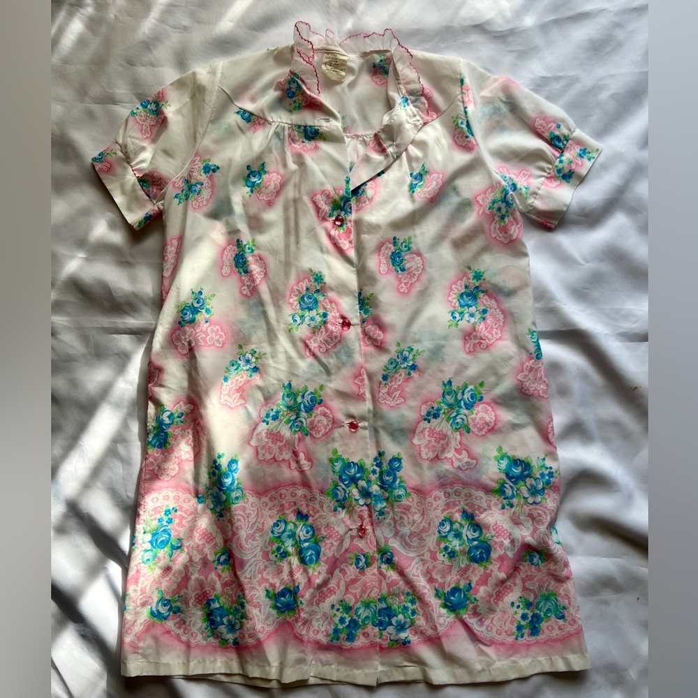 1960’s sleep gown